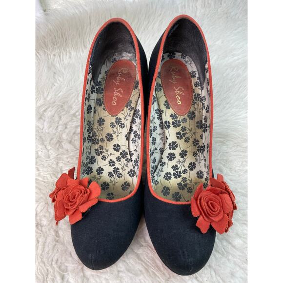 Elegant navy blue and orange/Red Floral Heels - Picture 3 of 11